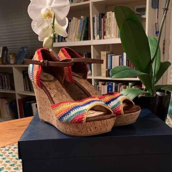 Size nine wedges. - Picture 3 of 3